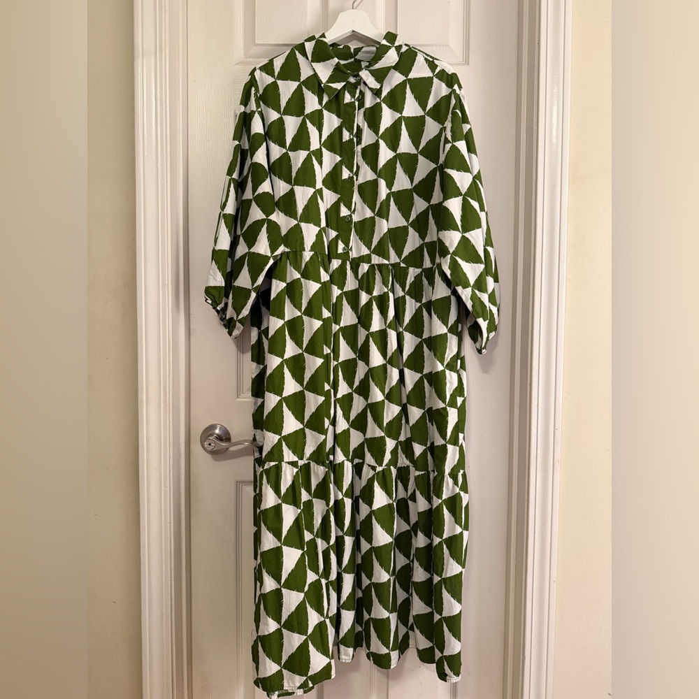 Anthropologie 'Bettina' tiered dress by Maeve 🫒 green and white triangle pattern